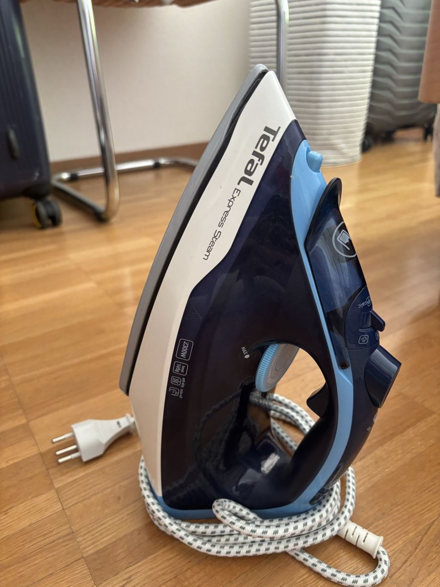 Tefal Bügeleisen: Tefal Express Steam Iron – Gebraucht aus Zürich von beg_c6l2 1