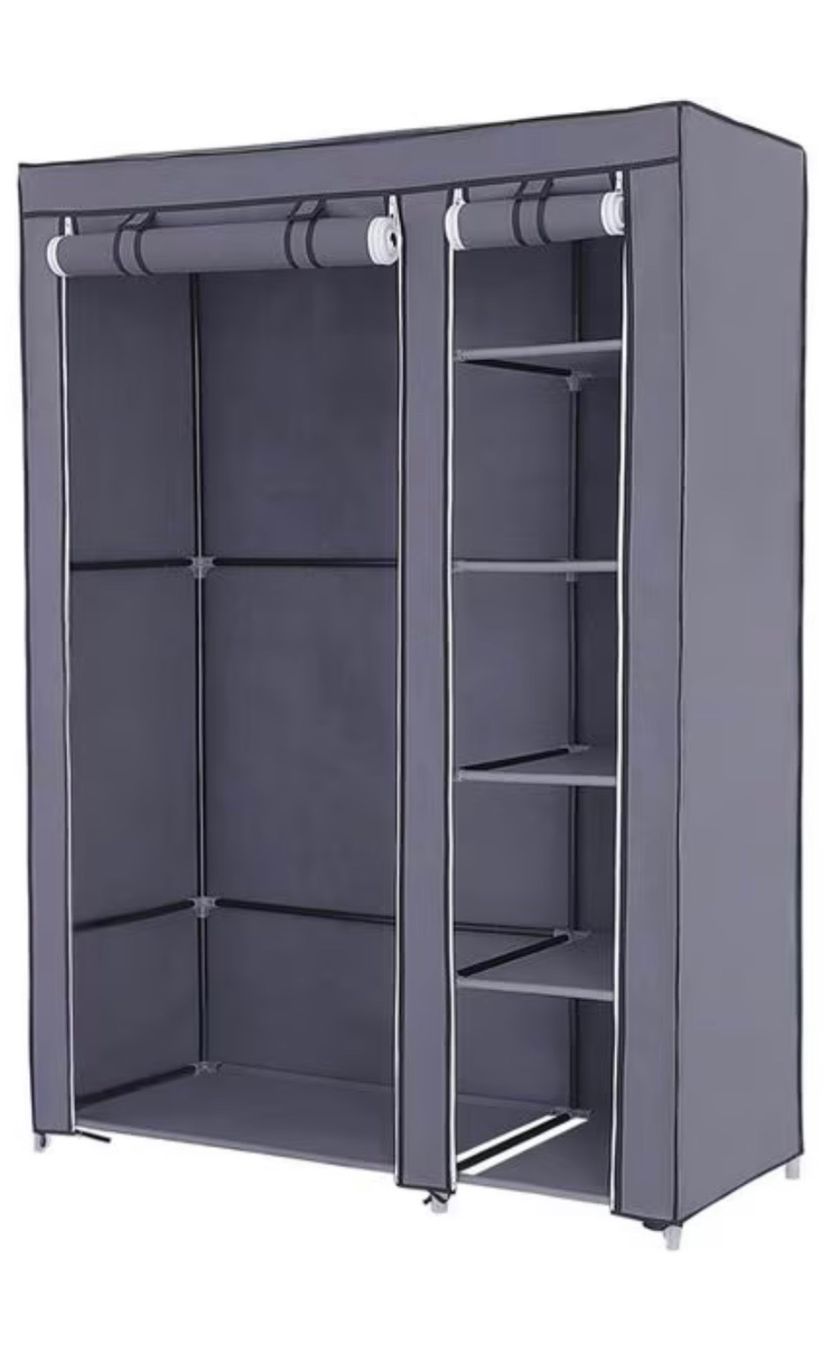 Armadi: Stoffschrank/Mottenschrank – Usato da Morschach venduto da zuandrea 5