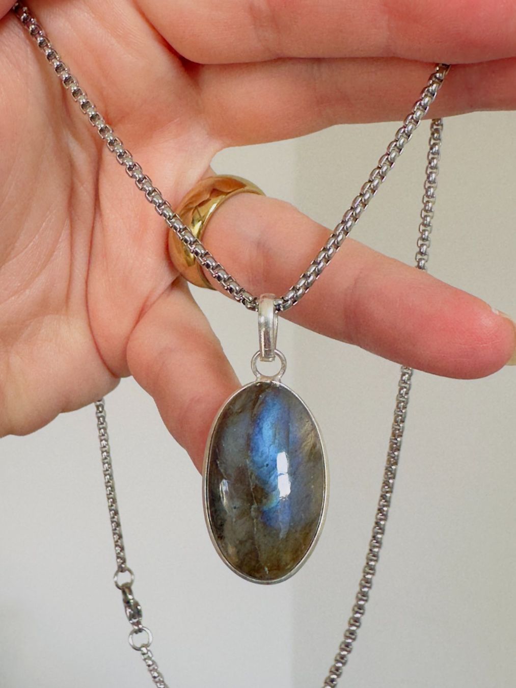 Catenine: Fashionable labradorite necklace – Nuovo e nell'imballaggio originale da Genève venduto da AGBERG