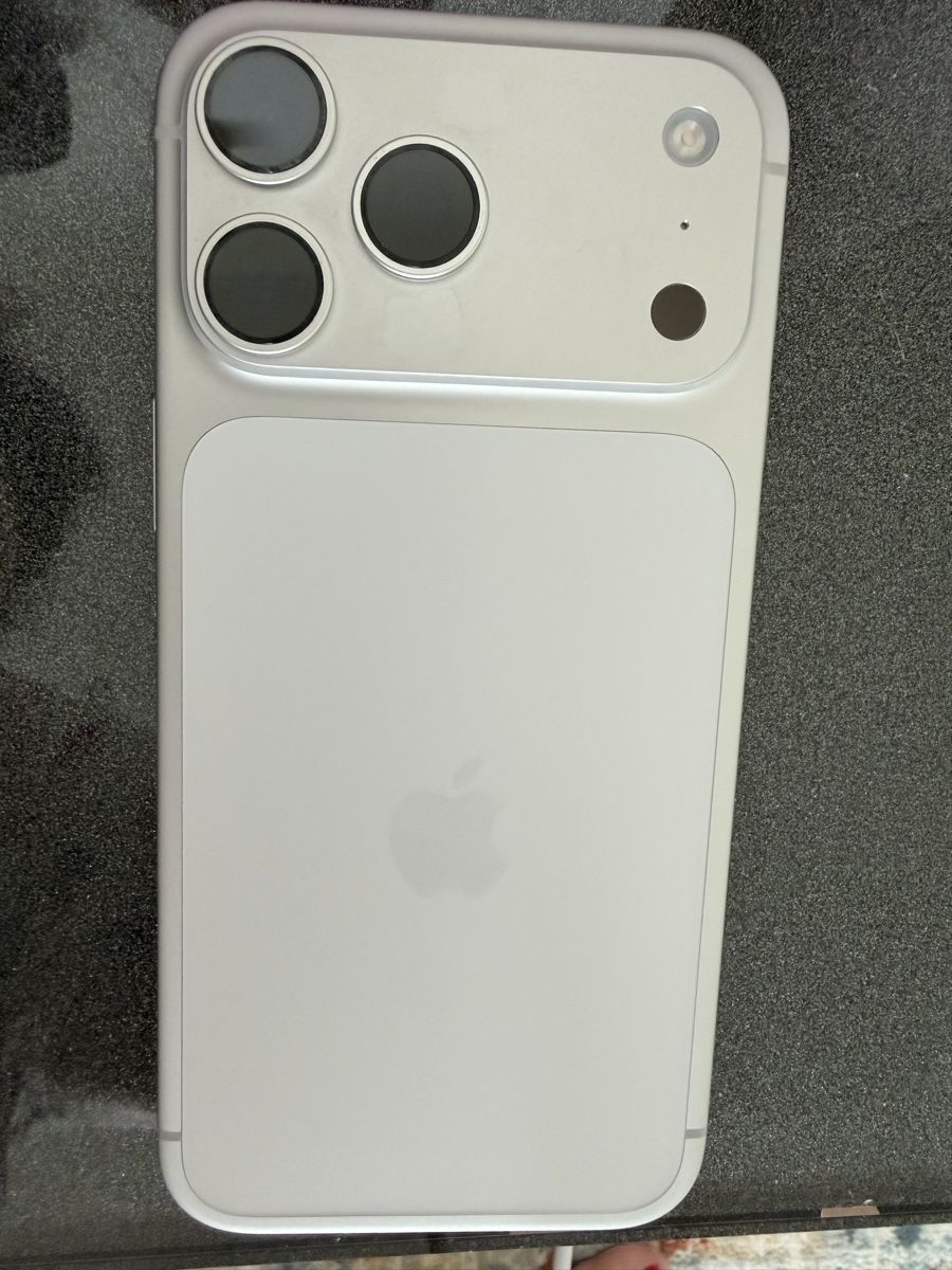 Apple Telefoni cellulari / Smartphones: iPhone 17 Pro Max 512 GB cracked screen  – Usato da Mies venduto da LeylaMa 1
