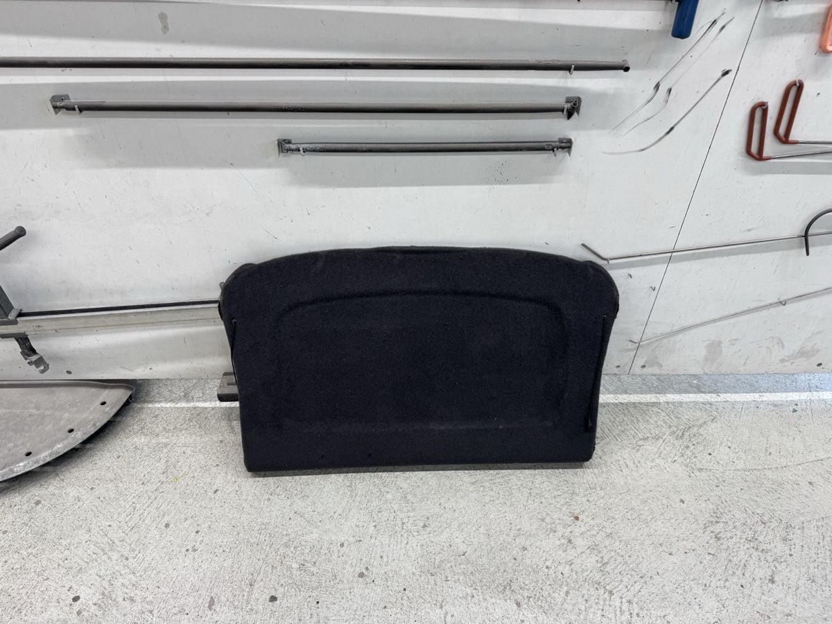 Seat Tutti pezzi di ricambio auto: Hutablage Seat Leon 1M – Usato da Schötz venduto da cla_rvq5