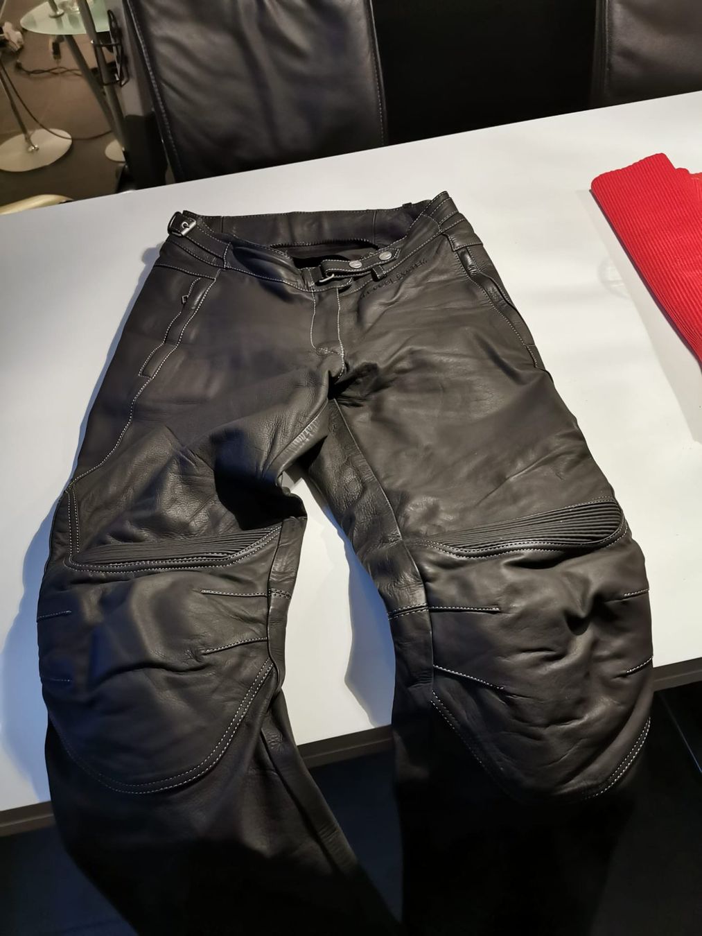 Completi & Tailleur: Motorradanzug von Held – Nuovo (secondo la descrizione) da Kleindöttingen venduto da wsu_95mw 5