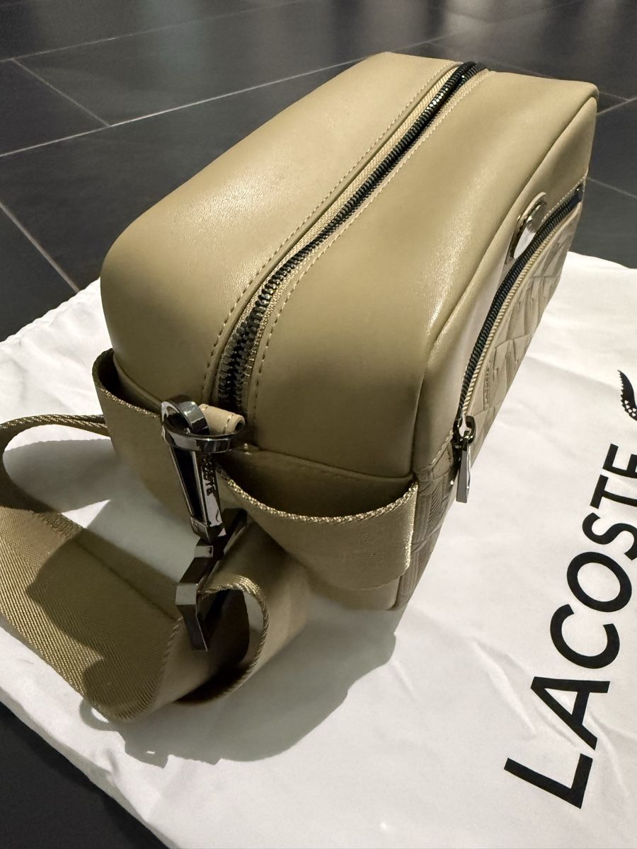 Taschen für Damen: Lacoste Tasche – Neu (gemäss Beschreibung) aus Oberwil BL von napetak 3