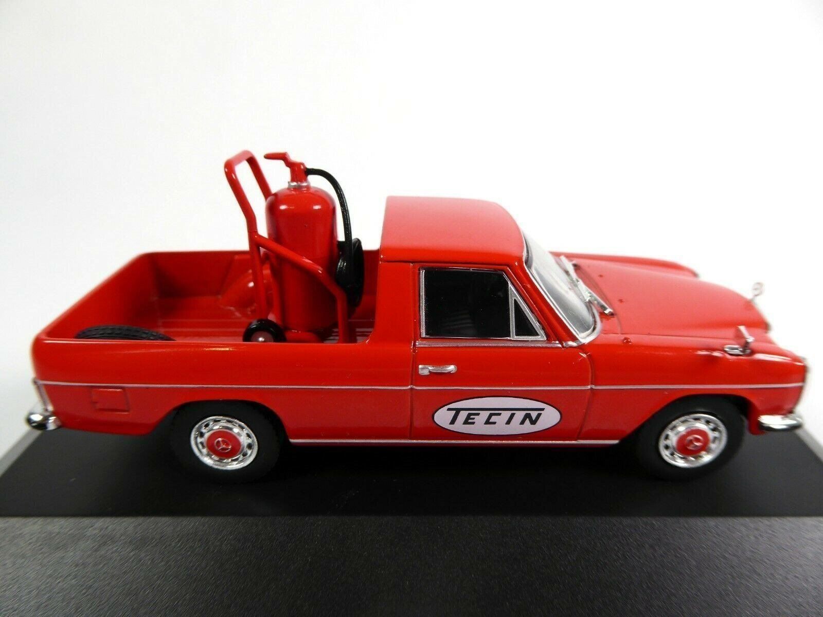 Mercedes-Benz Modellautos: Mercedes-Benz 220D Pick Up 1972 "Tecin rot" Argentinia  1:43 – Neu und originalverpackt aus Gerlafingen von espero88 3