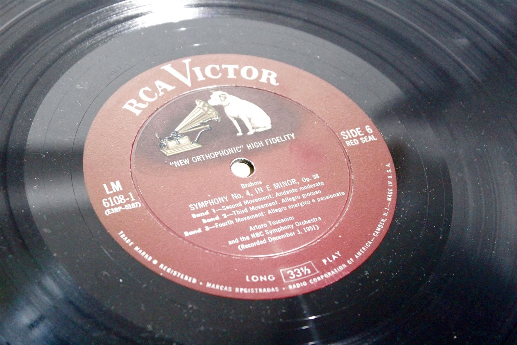Dischi in vinile: TOSCANINI: Four Brahms Synphonies – Usato da Bern venduto da vinyl-heaven 7