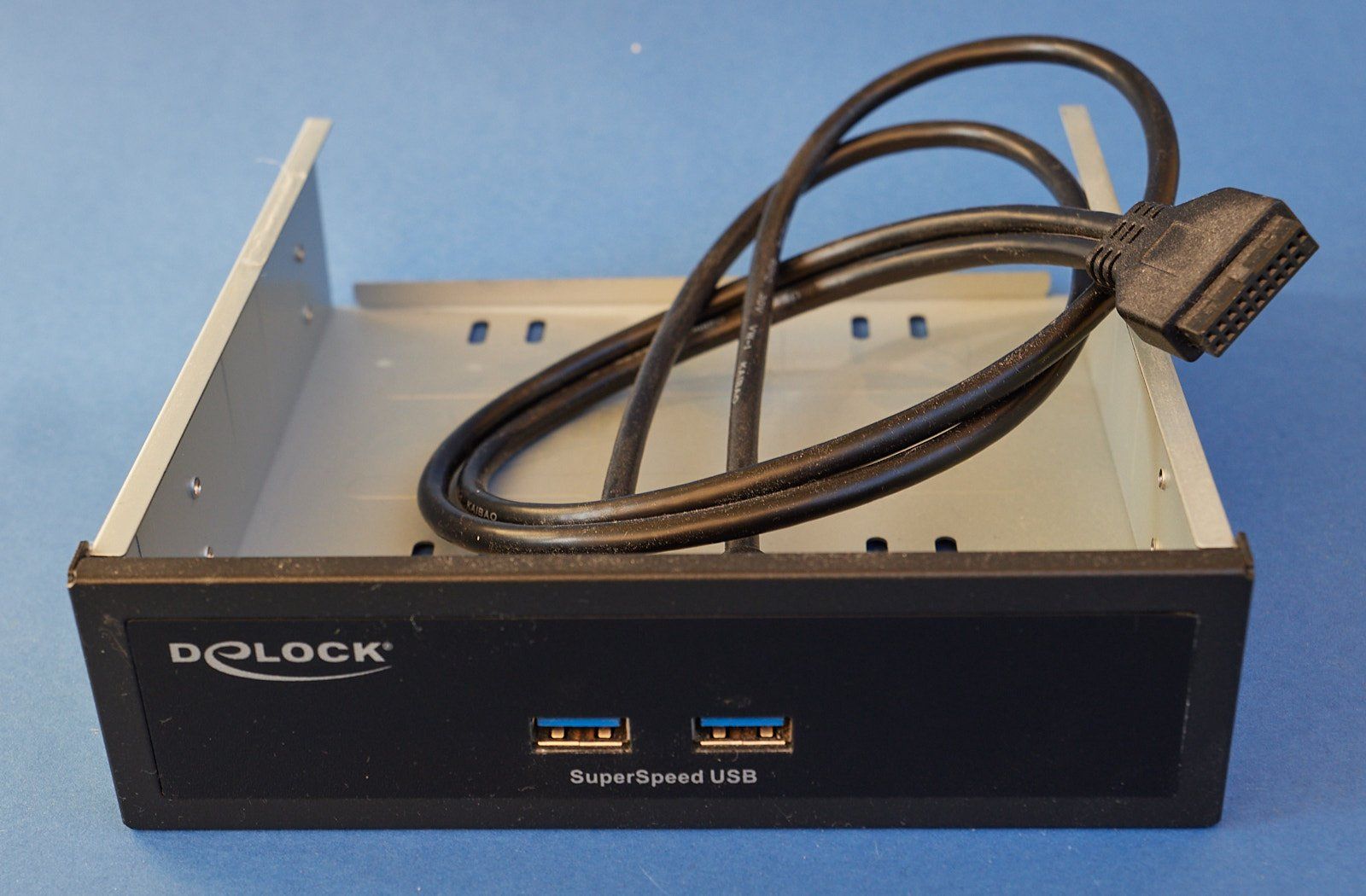 Elektronikbauteile: 5.25" Einschub mit 2 USB-3 Anschlüssen – Gebraucht aus Zürich von oreip17