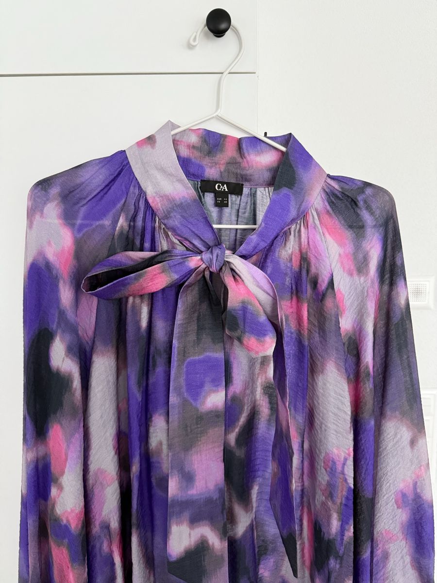 C&A Camicette: Bunte Bluse mit Schleife – Nuovo (secondo la descrizione) da Zürich venduto da mel_87ct 1