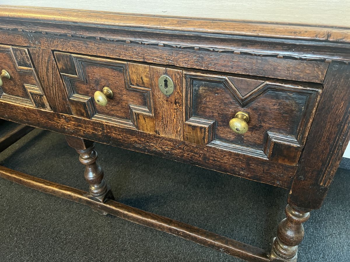 Cassettiere: Englisches Sideboard 18.Jhd – Usato da Gossau SG venduto da Keller-Antiques 1