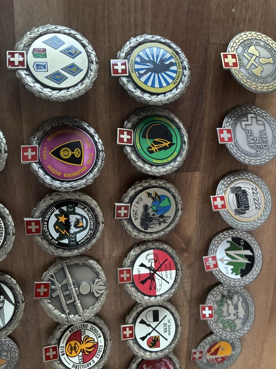 Medaglie: Schweizer armee 37 emblem aus sammlungs liq – Usato da Oberiberg venduto da reimet 2