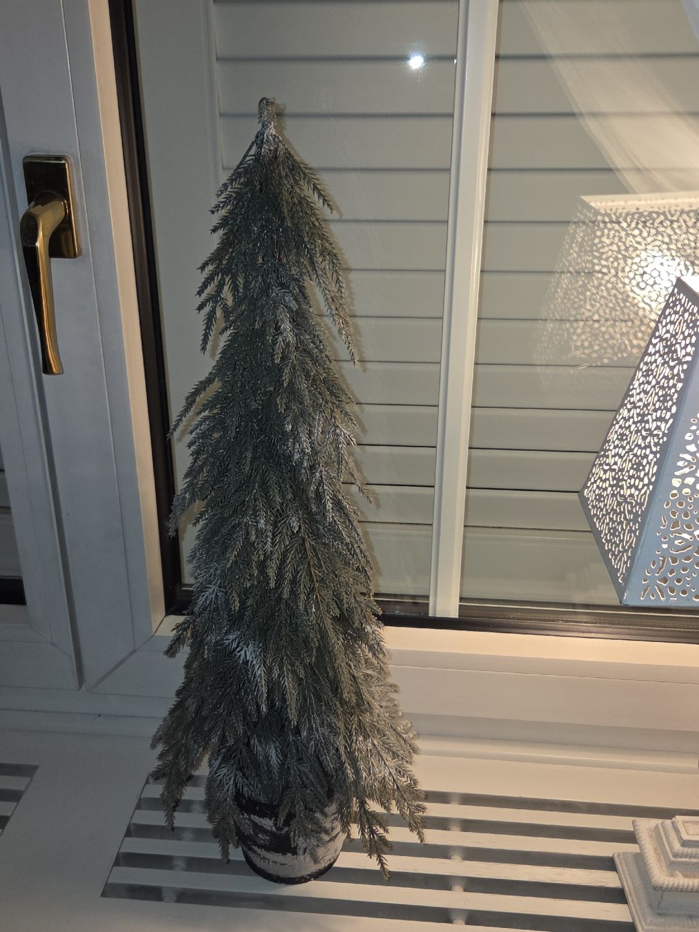 Ikea Tutte le decorazioni: Tannenbaum mit Schnee look Höhe 56cm – Usato da Kölliken venduto da Lieblings-stuecke