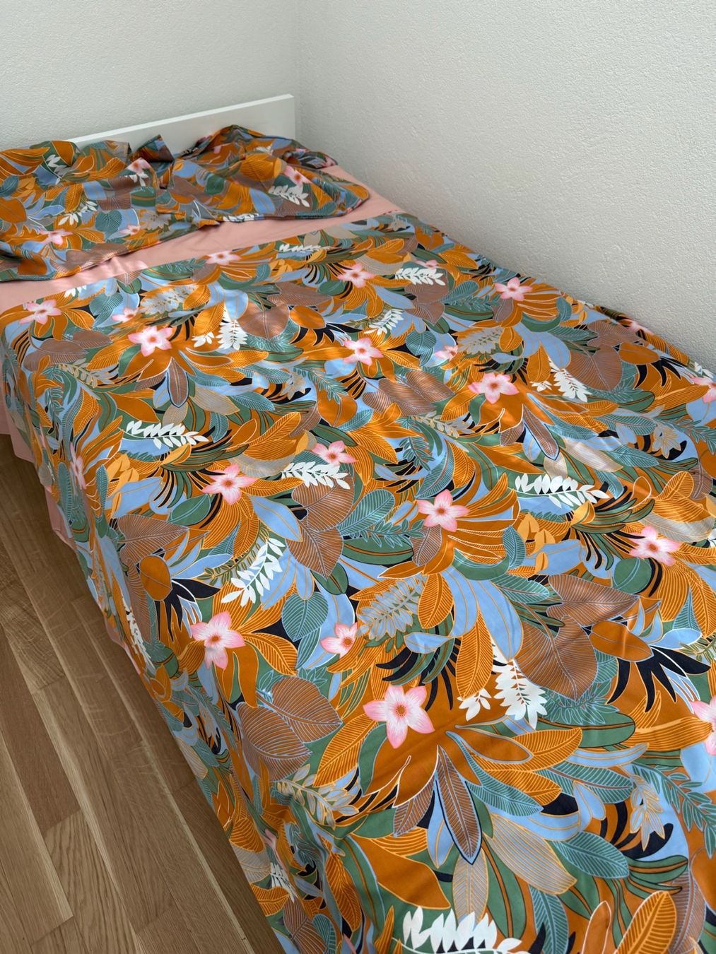 Schlossberg Biancheria da letto: Schlossberg - set en satin,   fourre, drap, 4 taies – Usato da Sion venduto da accroshoes