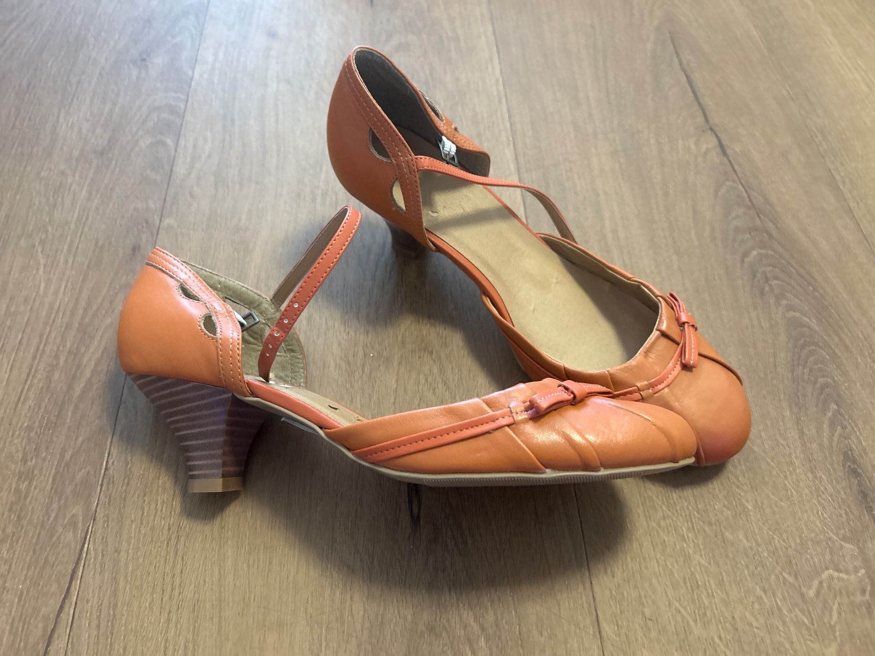 Scarpe da donna: Mary Jane Schuhe Gr 40 Neu – Nuovo (secondo la descrizione) da Regensdorf venduto da Spyke55