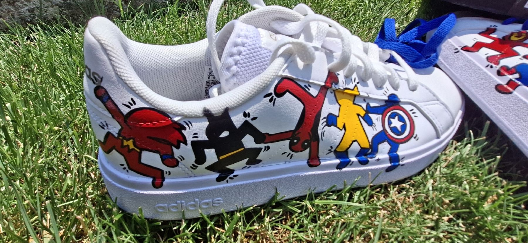 Adidas Chaussures hommes: Custom adidas Marvel Keith Haring – Neuf avec emballage d'origine à Camignolo par Hakunamat5 3