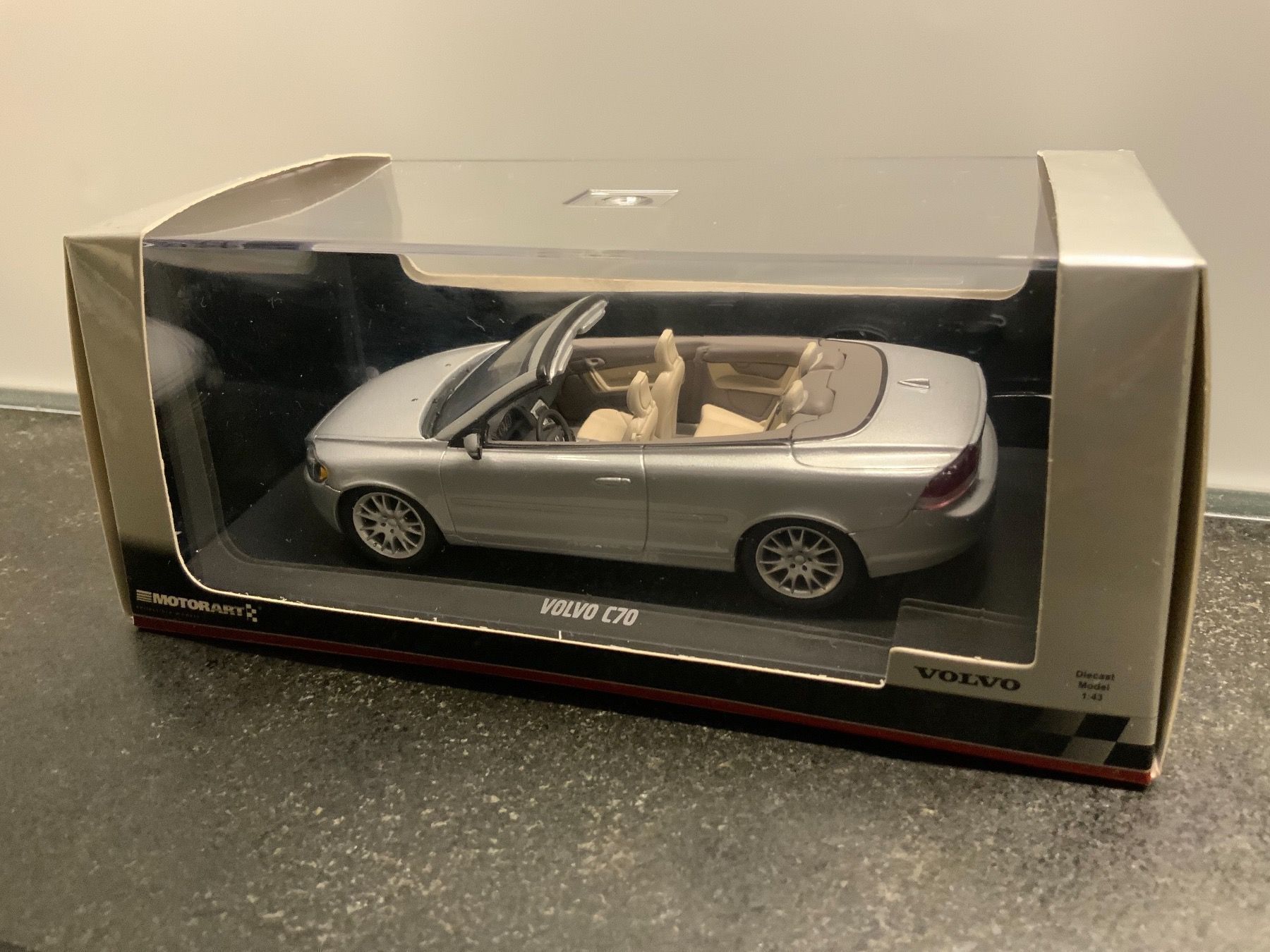 Volvo Modellini d'auto: VOLVO C70 im Massstab 1:43 – Nuovo e nell'imballaggio originale da Erlenbach im Simmental venduto da Model_box 1