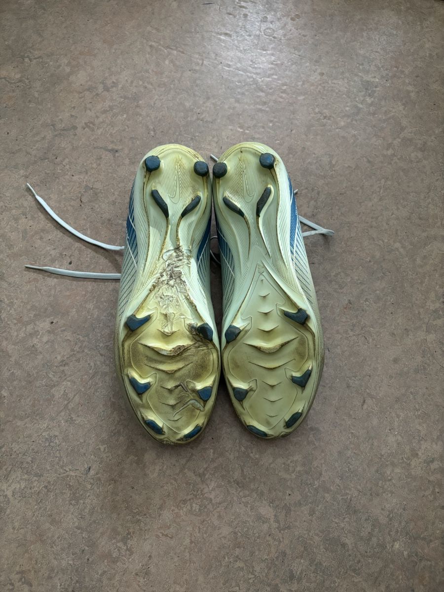 Nike Herrenschuhe: Fussballschuhe Gr. 42.5 – Gebraucht aus Zollikerberg von JvD0211 2