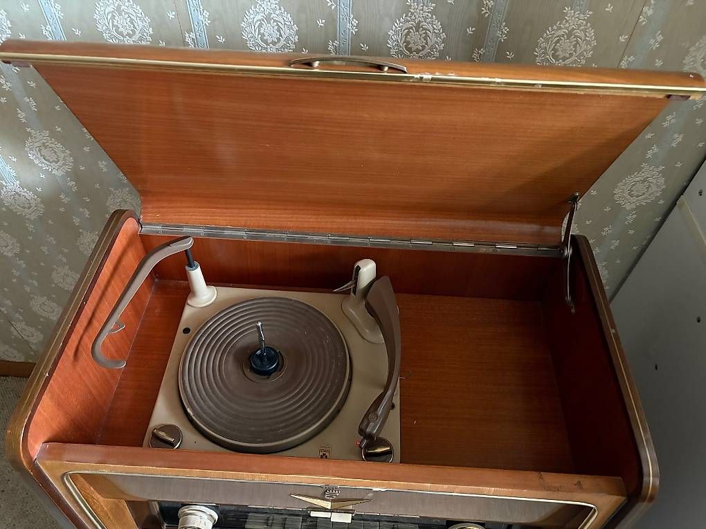 Radio: Radio Vintage 1950 / 1960 – Usato da Portalban venduto da Matteo-Fribourg 1