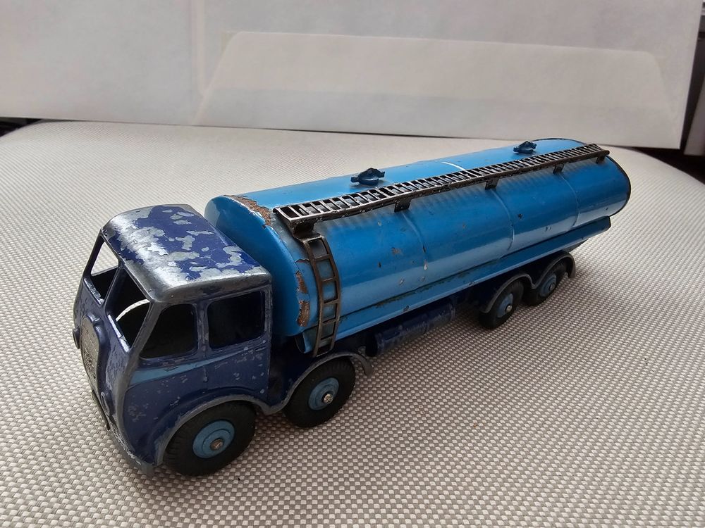 DINKY TOYS ENGLAND - FODEN Citerne National réalisé par le
