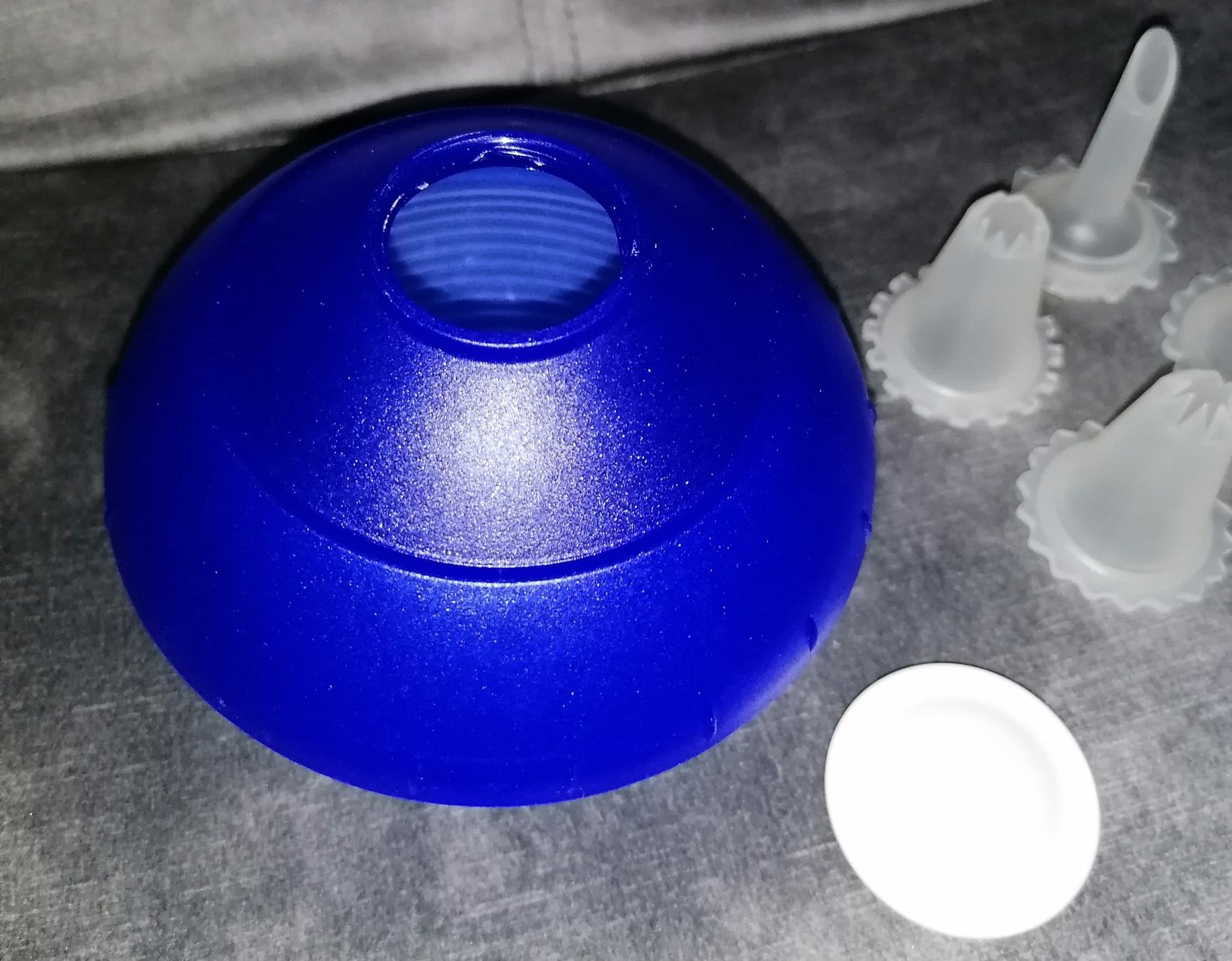 Tupperware Küchengeräte: Tupperware Chantilly et crème / Sahne und Cremes – Neu (gemäss Beschreibung) aus Corcelles-près-Payerne von RxOne_Krs 2