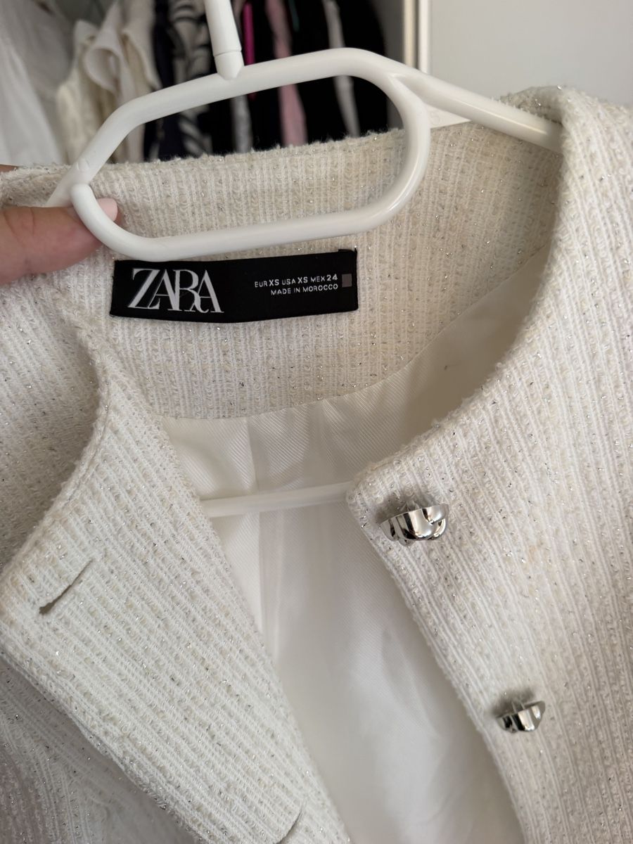 Zara Jacken: Zara Bouclé-Jacke – Gebraucht aus Wolfhausen von leaze 3