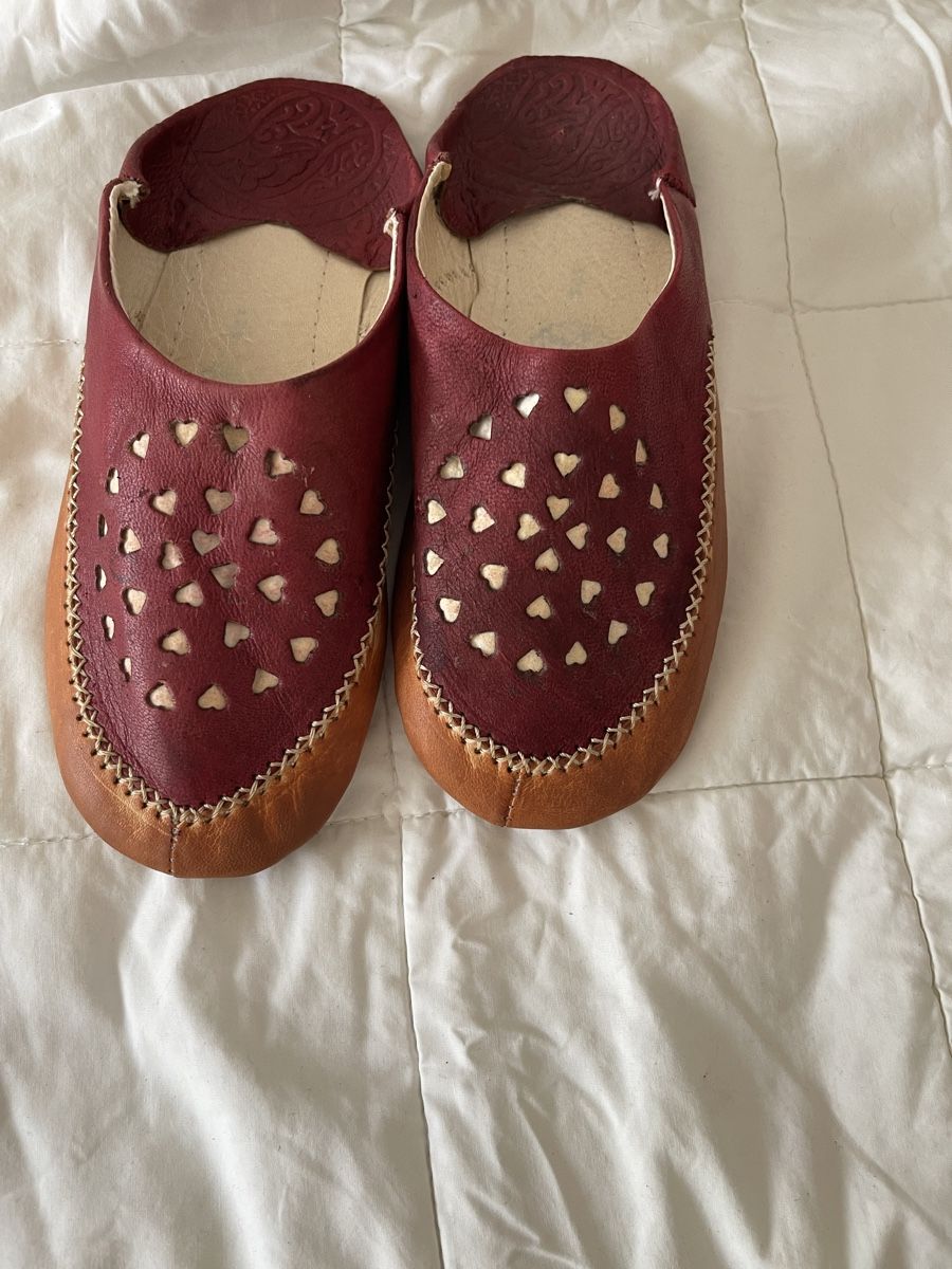Scarpe da donna: Lederslipper weinrot mit Herzchen Gr. 38 – Nuovo e nell'imballaggio originale da Birr venduto da Elines 2