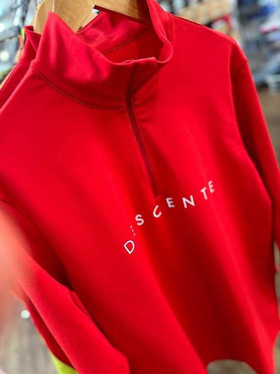Pullover & Sweatshirts: Descente Pullover Rot NEU – Gebraucht aus Sursee von pil_xg2h