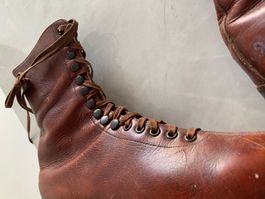 Antike Eiskunstlauf-Schlittschuhe Leder braun Glaris