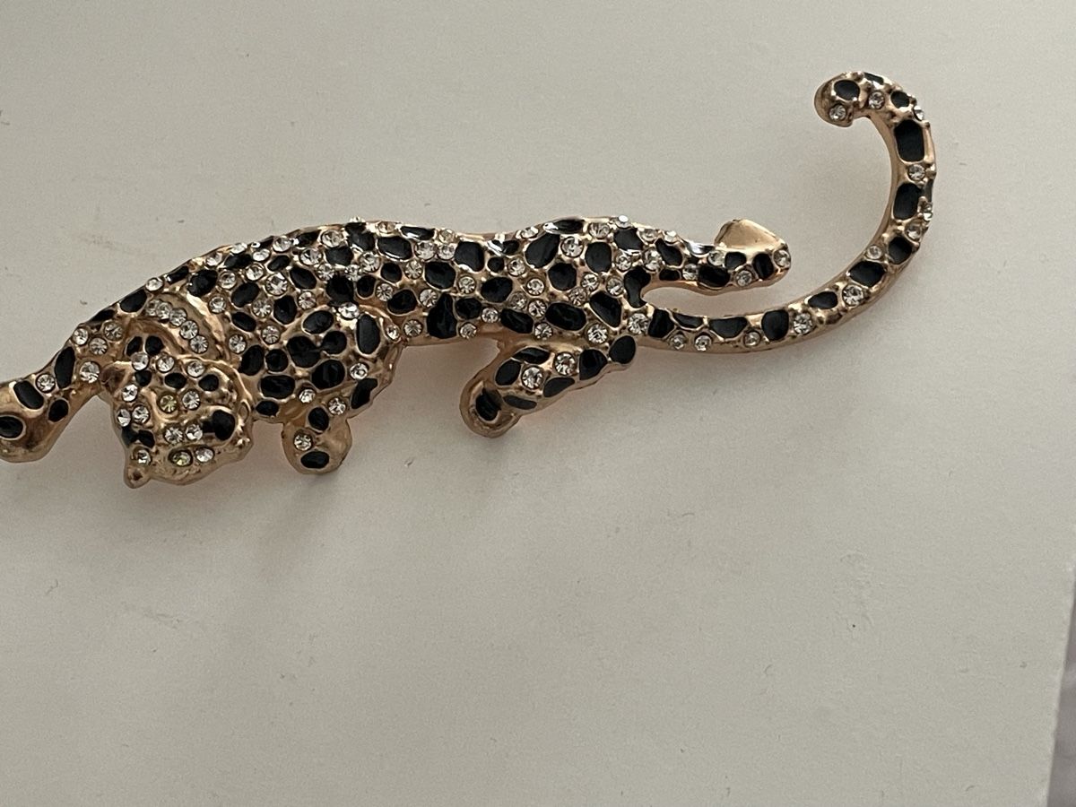 Gablonzer Spille & Fermagli: vintage Broche léopard strass et émail doré  – Usato da Worben venduto da benit.drn
