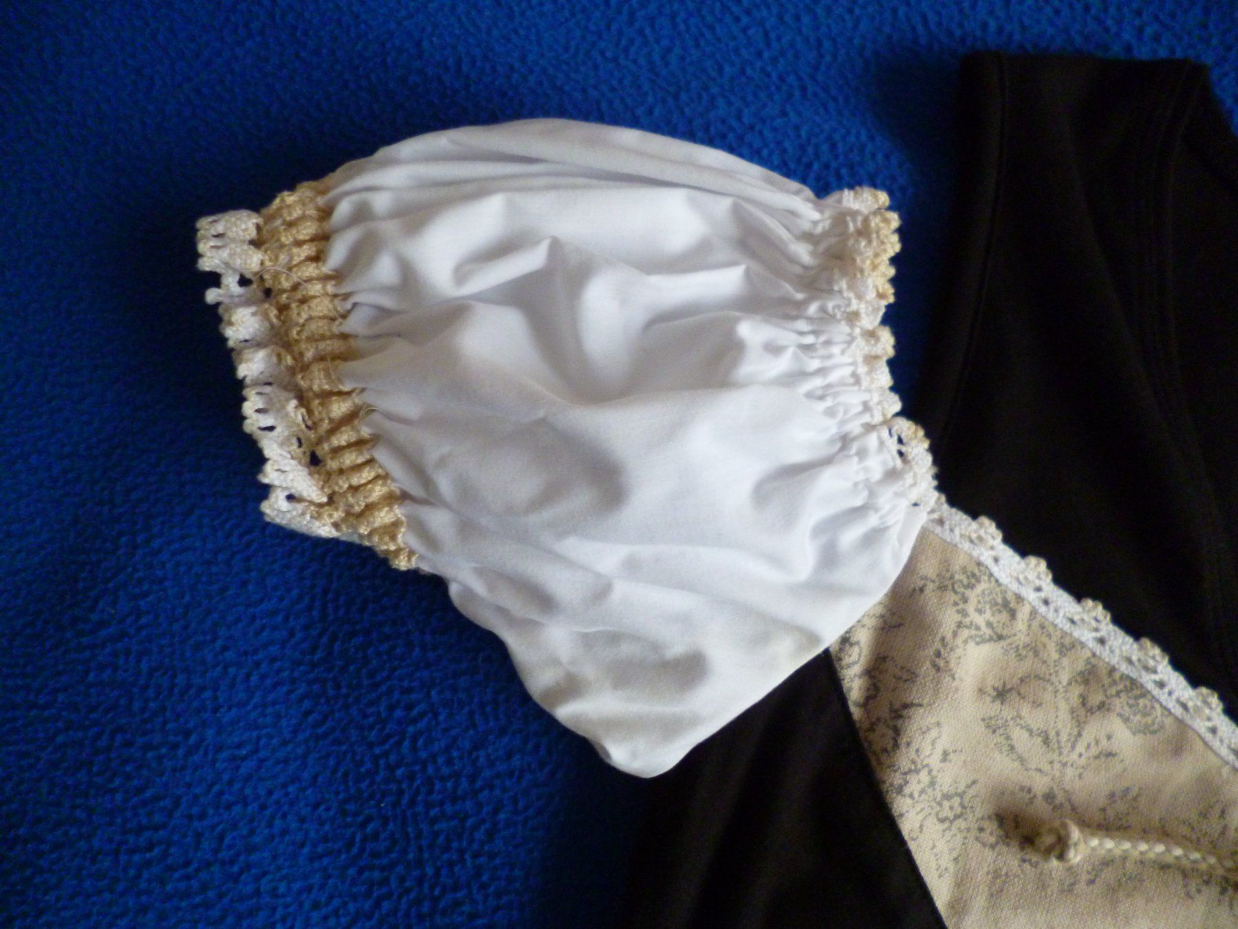 Kleider: Dirndl Oberteil, Grösse 38, Stockerpoint, ganz neu – Neu und originalverpackt aus Unterseen von marathon1 2