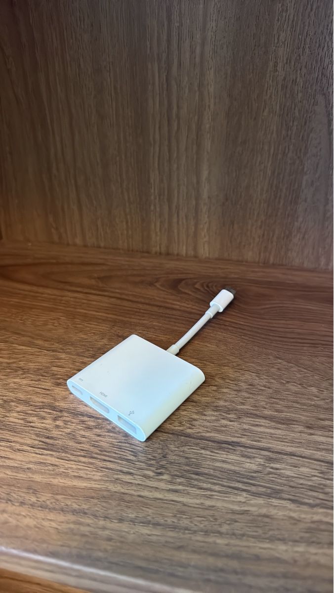 Apple Unità & Adattatore: Apple USB-C digital av multiport – Usato da Nyon venduto da onjamax