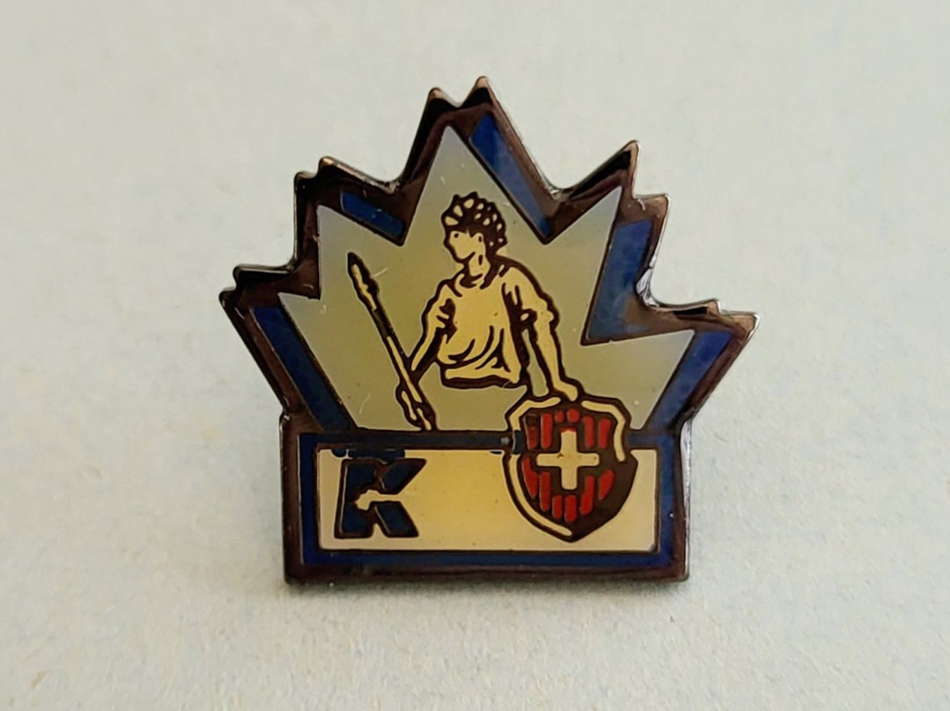 Plaquettes & Badges: Pin Helvetia – D'occasion à Castione par Rx-stamps