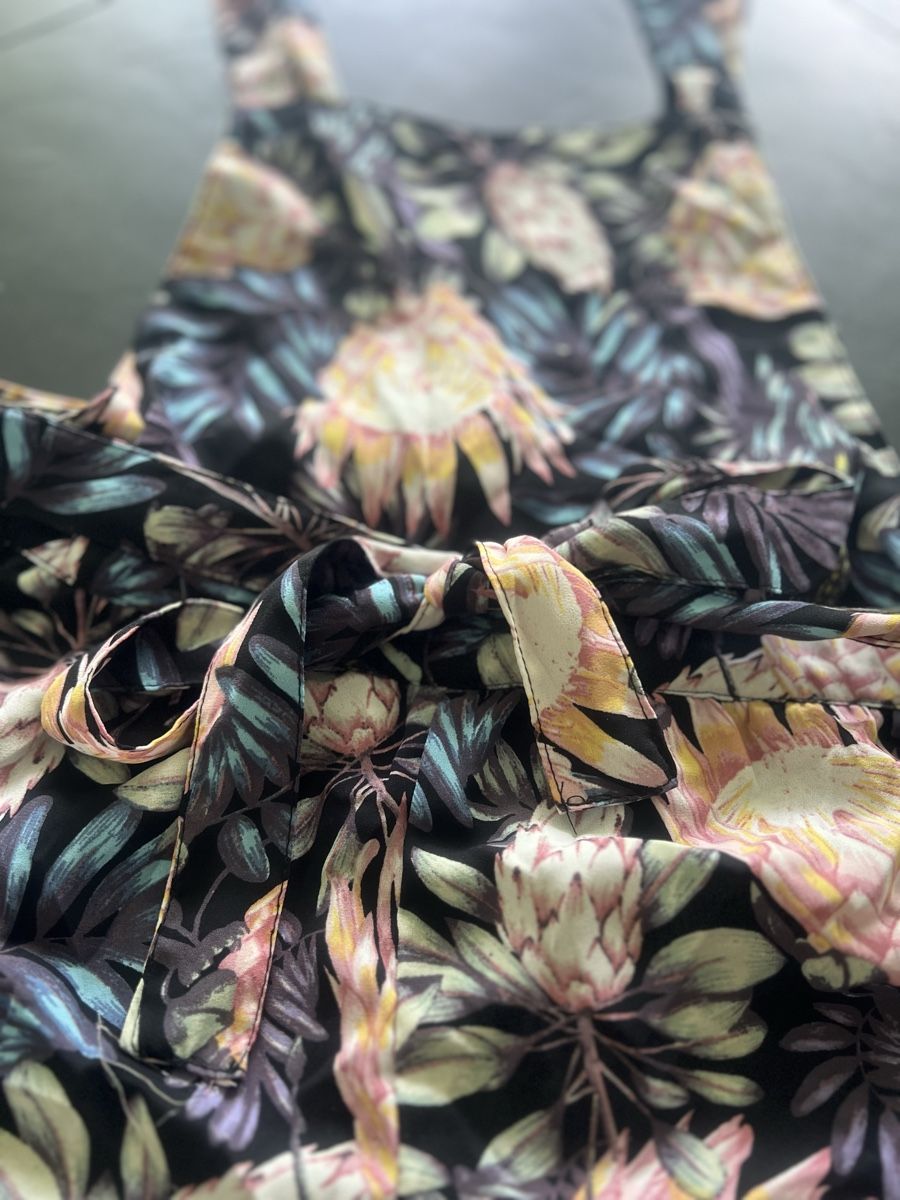 Tute: Sommerlicher Jumpsuit mit Blumenmuster, Grösse S – Nuovo (secondo la descrizione) da Bilten venduto da and_6hjn 1