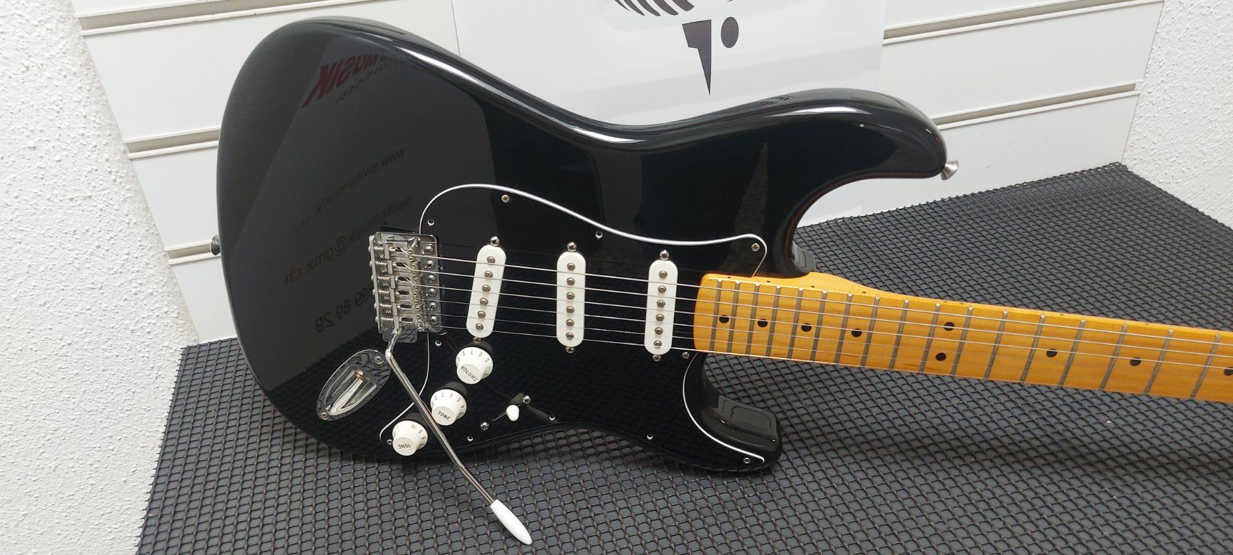 Fender Strumenti musicali: Fender Stratocaster Mexico 2012 Black ,frisch ab service – Usato da Glattbrugg venduto da Swissmusik 3