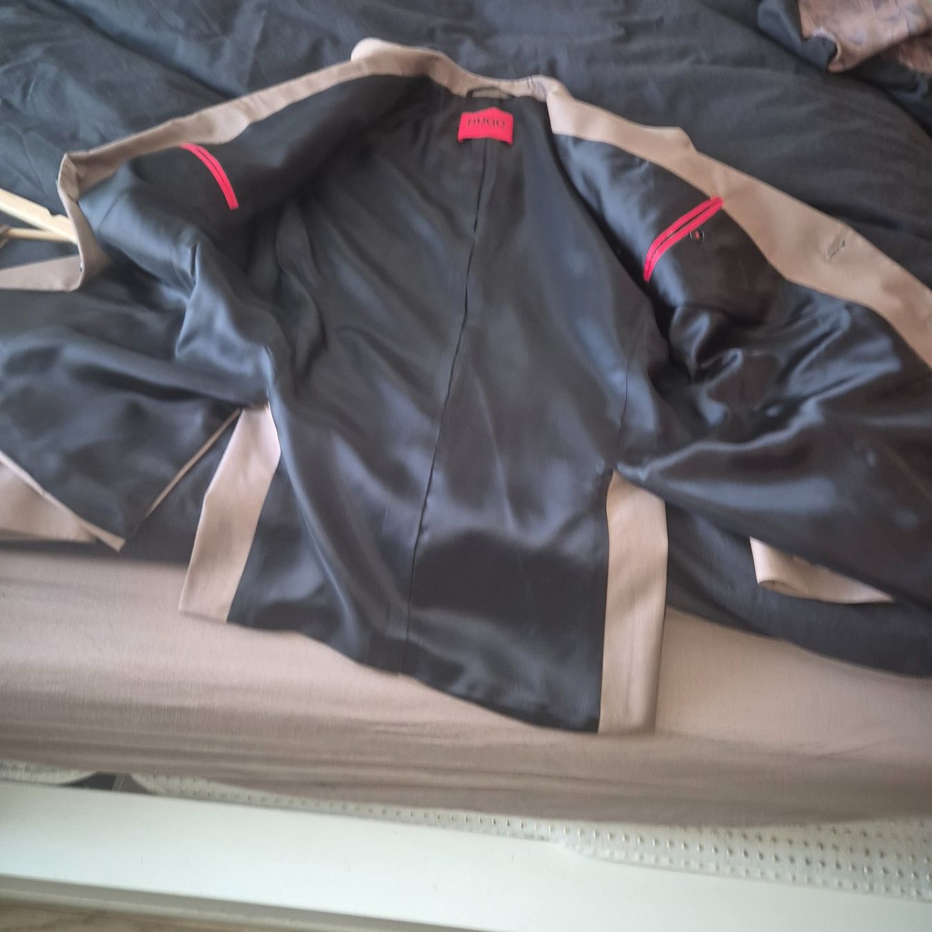Hugo Boss Completi: Hellbrauner "Hugo Boss" Anzug, Gröss 50 – Usato da Wettingen venduto da Trainer2 3