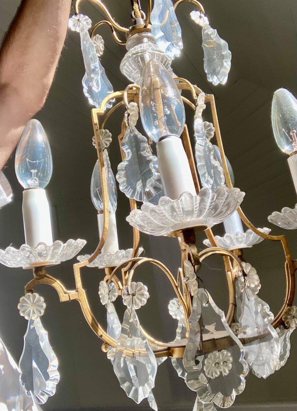 Kronleuchter & Deckenlampen: Kronleuchter mit Glasschmuck – Gebraucht aus Zürich von Himbaer