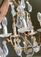 Kronleuchter mit Glasschmuck