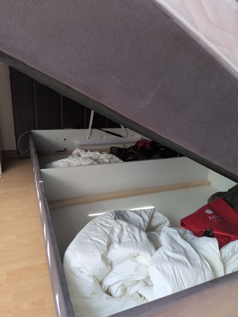 Letti: Boxspringbett grau mit Stauraum gebraucht  – Usato da Therwil venduto da Iceact 2