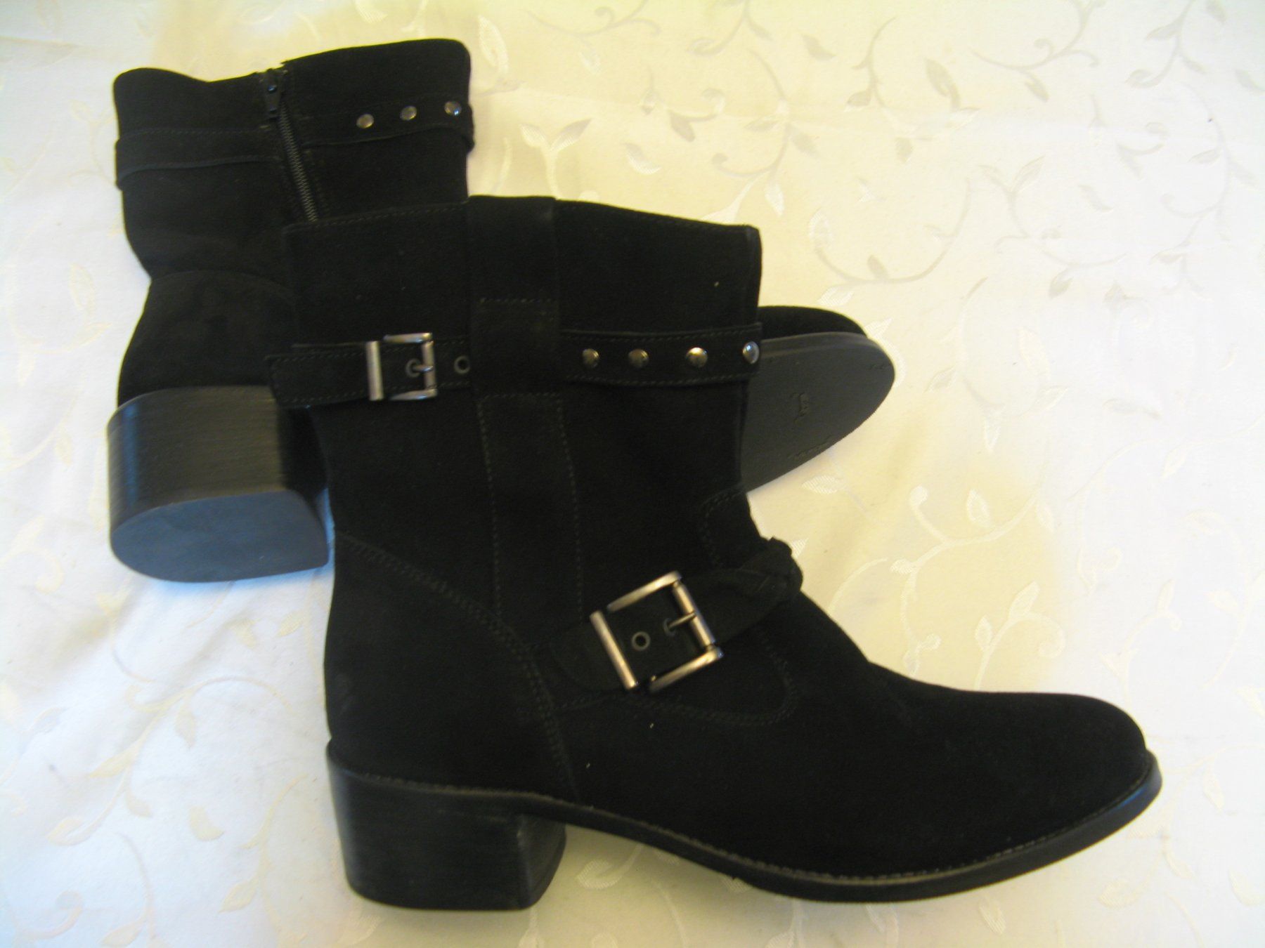 Scarpe da donna: Damenstiefel Wildleder Grösse 44 – Nuovo (secondo la descrizione) da Frauenfeld venduto da Interessent1 2