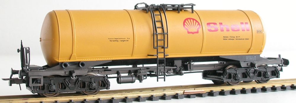 Roco Kesselwagen SHELL der DB Spur H0 (Gebraucht) in Oberwil BL für CHF ...