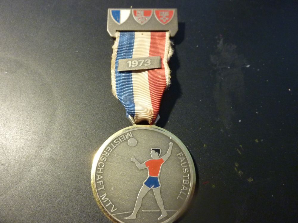 Medaille Sport 1973 Faustball (Gebraucht) in Luzern für CHF 1 – mit Lieferung auf kaufen