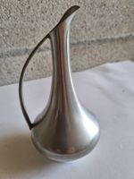 Vase en étain design vintage élégant