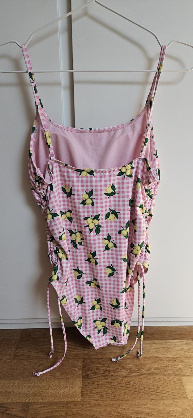 Costumi da bagno & Bikini: Badekleid rosa mit Zitronen, Gr. M – Nuovo (secondo la descrizione) da Rombach venduto da ThriftBetter 2