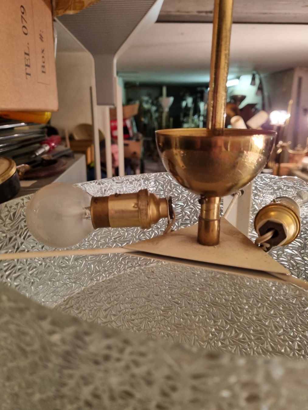 Lampadari & plafoniere: Vintage-Deckenleuchte, Dreiecksleuchter – Usato da Basel venduto da Jcva 5