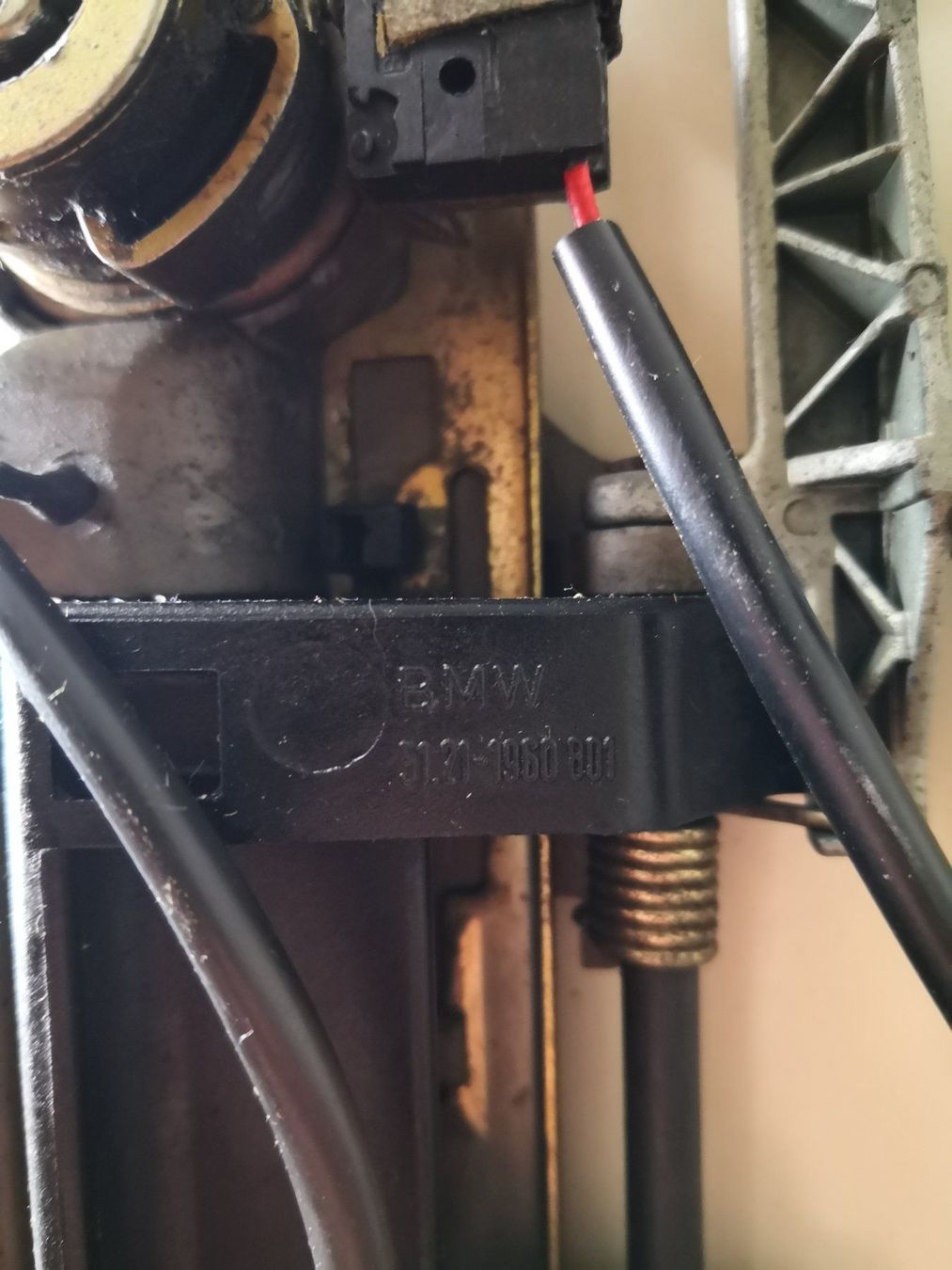 Alle Autoersatzteile: Poignée pour BMW E36 avec mécanisme – Gebraucht aus Engollon von Winters91 2