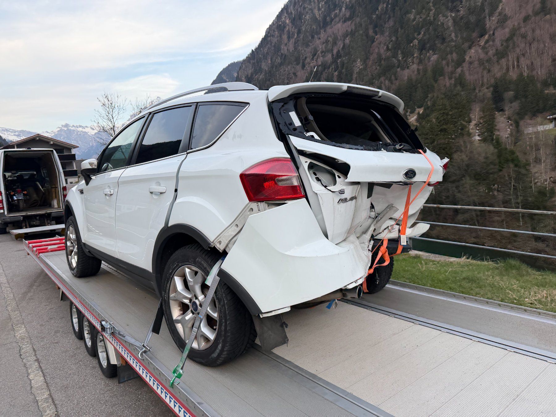 Ford Automobili: Ford Kuga 4x4 2.0tdci unfall – Difettoso da Meien venduto da GSXR997 1