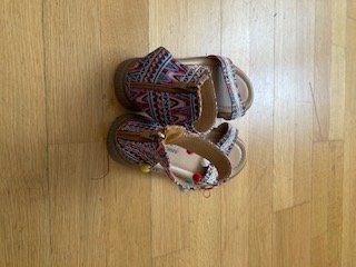 Scarpe per ragazze: Sandalette t.32 – Usato da Boudry venduto da Lamue01 1