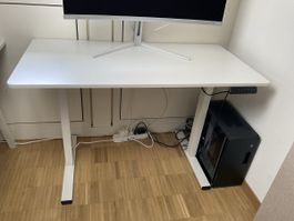 Bureau réglable en hauteur électriquement