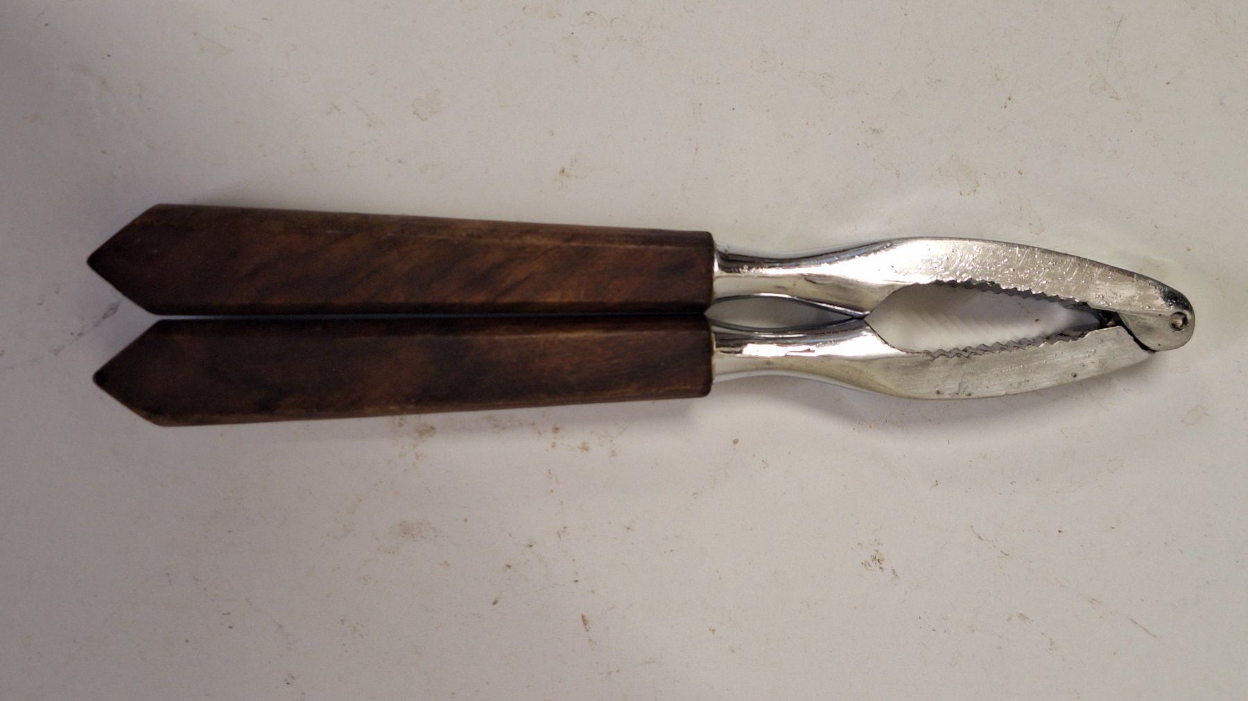 Elettrodomestici da cucina: Nussknacker Metall mit Holzgriff – Usato da Arlesheim venduto da shopradl 3