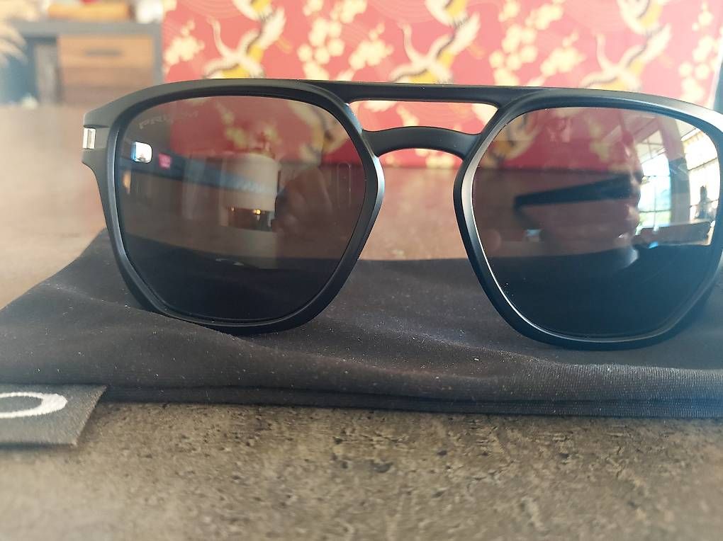 Lunettes & Verres: Lunettes solaires oakley – D'occasion à Savièse par mag_58f8 2