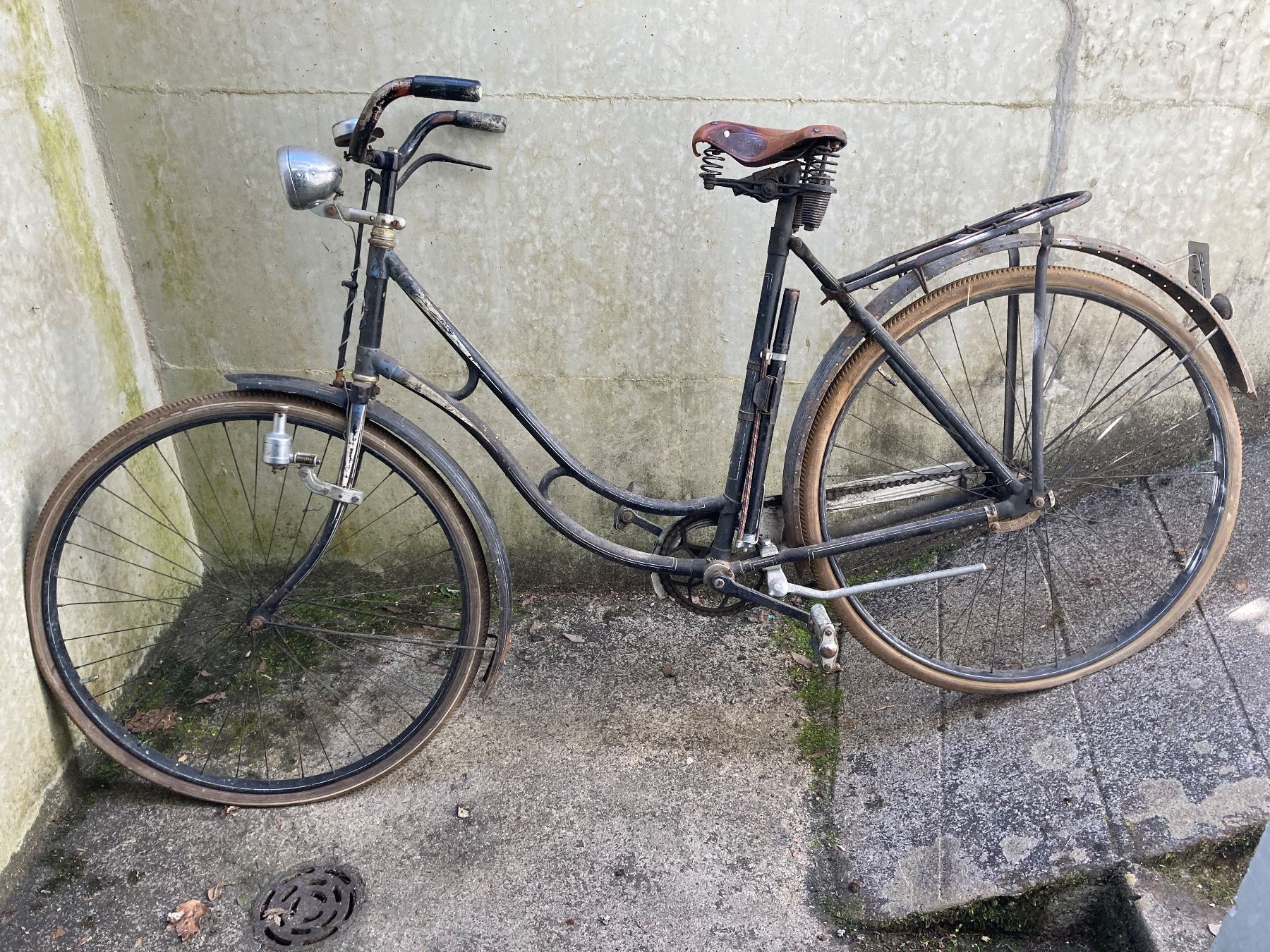 Biciclette: Fahrrad Velo Damen Oldtimer älter als 1952 – Usato da Wittnau venduto da Banton1