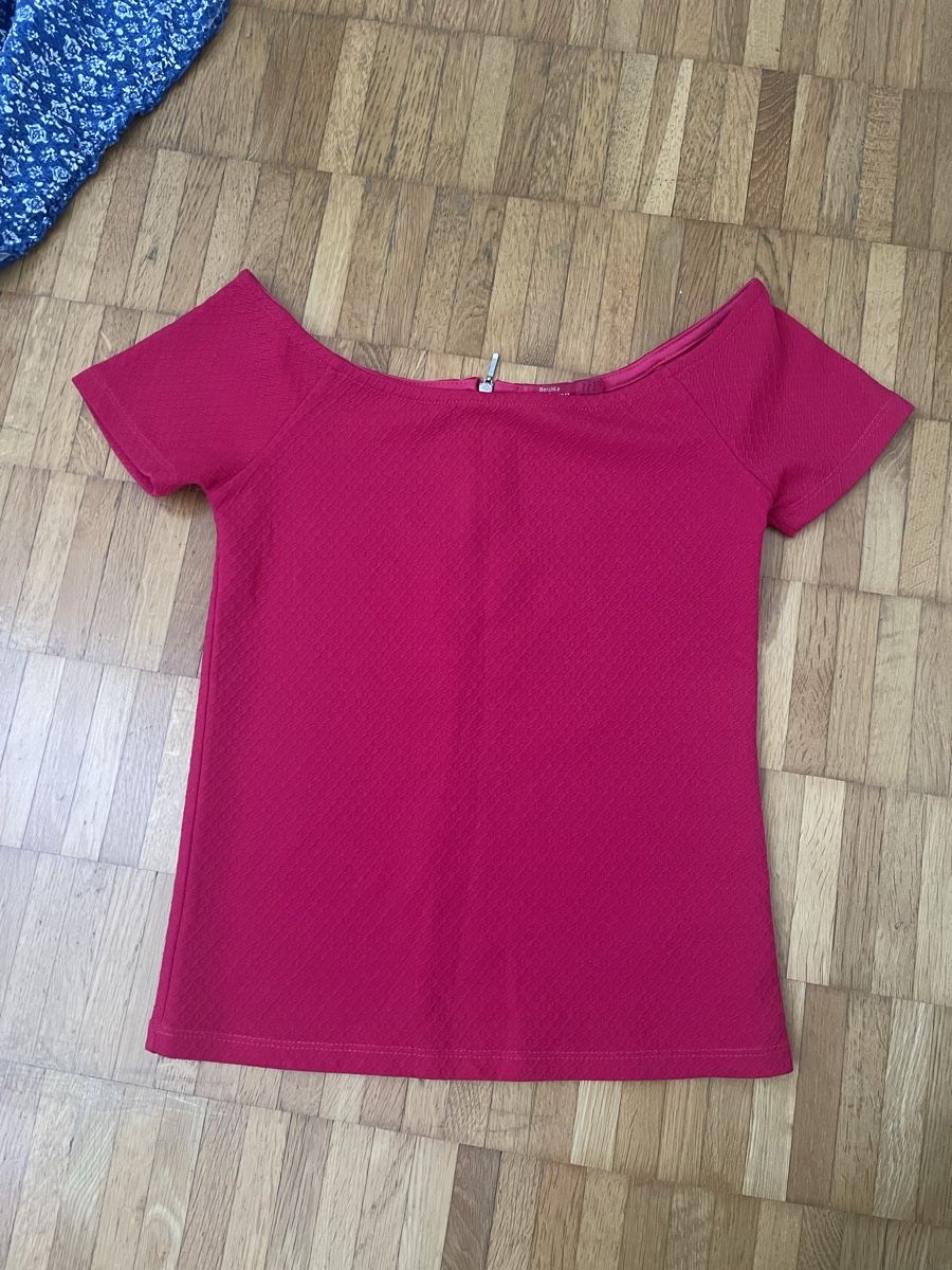 Bershka Tops: Hot pink off-shoulder top from Bershka – Gebraucht aus Zürich von WeisserPlanet